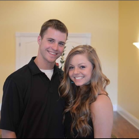 Meet your Posher, Sierra - Picture 1 of 1